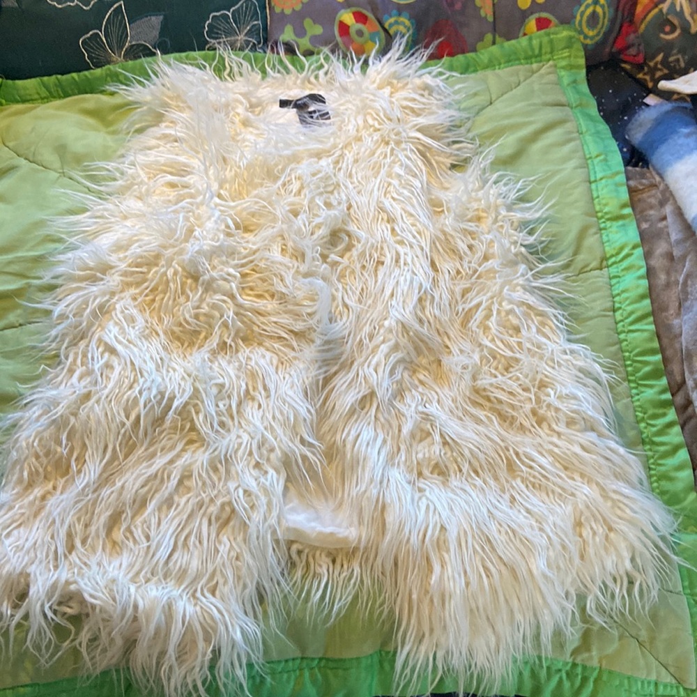 Mission furry vest